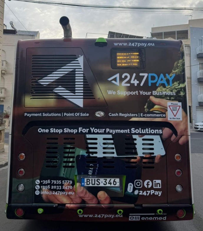 Habillage publicitaire 247Pay sur un autobus